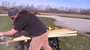 DEWALT FlexVolt DCS578 Blade Right Vs DCS577 Blade Left 7-1/4" Circular Saw In Power