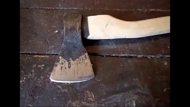 Насаживаем топор на топорище .avi