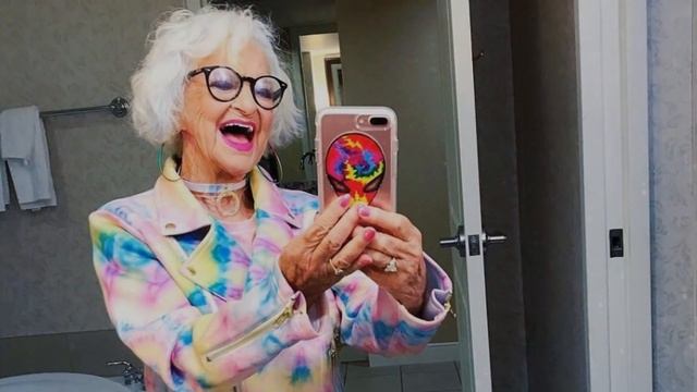 В старости стакан воды некому подать будет... смотреть онлайн