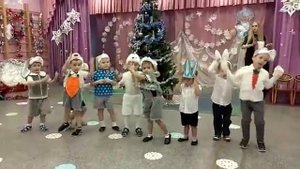 Дети танцуют зайчик и