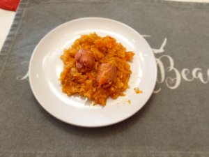 тушёная капуста с сосисками вкусно и быстро