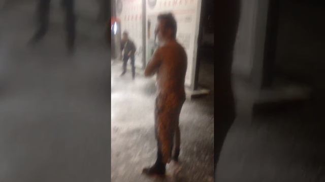 Фрик на мойке