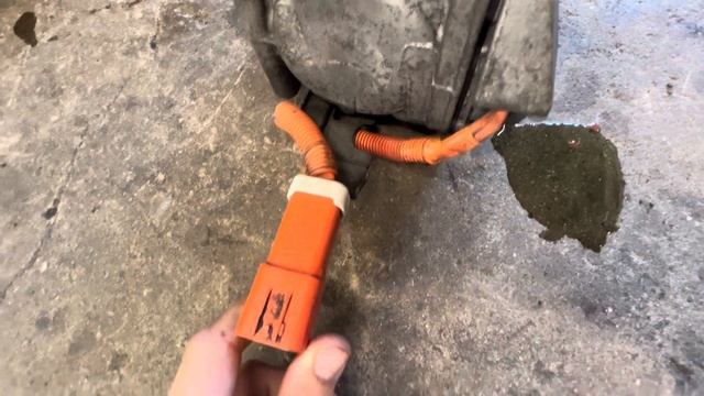 B1498 P0AA6 Toyota Prius AC compressor not working смотреть онлайн