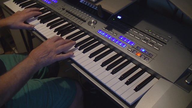 Midnight Blue смотреть онлайн