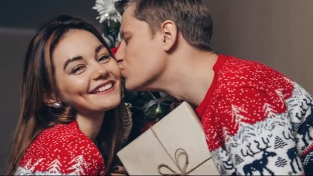 Новогодние свитера для всей семьи. Беру дешевле. Скидка на свитер.