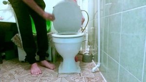 Казённый унитаз