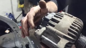 Как снять генератор на Kia Carens 2.0