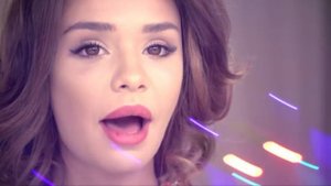 #ЛавСтайл: Мария Вей учит клеить накладные ресницы правильно!