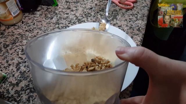 Торт вафельный со сгущенкой и орехами бюджетный вариант