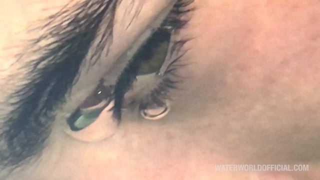 Oddly Satisfying & Relaxing: Underwater Bathtub Bubbles смотреть онлайн