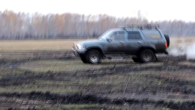 ToYota Hilux Surf YN130 смотреть онлайн