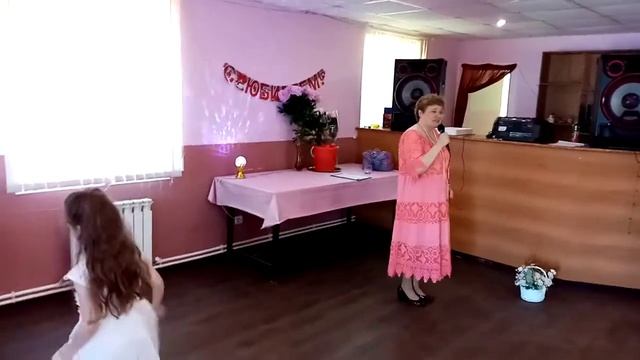 Веселим гостей на юбилее !