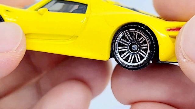 Matchbox Porsche 918 Spyder - Yellow - 2023 смотреть онлайн