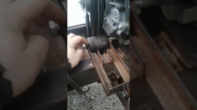 Самодальная дисковая углопильная пилорама с бензиновым двс.