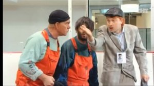 Наша Раша. Равшан и Джамшут - Ледолиум (Посыпают песком лёд на стадионе)