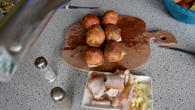 Картошка с салом и чесноком смотреть онлайн