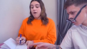 Даша с МАЖОРАМИ Сделали ПИРСИНГ!!! Ботанша Снова ПРОТИВ БАНДЫ МАЖОРОВ