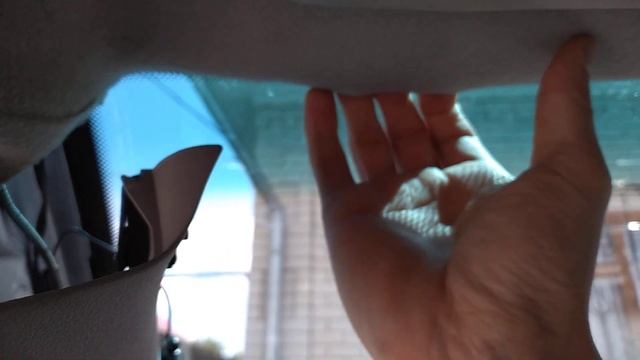 Muitsubishi Lanser 9 течь с лобового стекла, как найти где течёт. смотреть онлайн