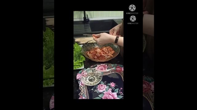 Шашлык из крылышек на сковороде