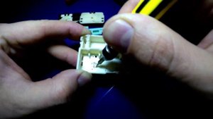 Ремонт кнопки багажника Тойота Ленд Крузер 200