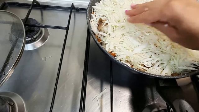 Капуста Ангел. Тушеная капуста с куриными крыльями