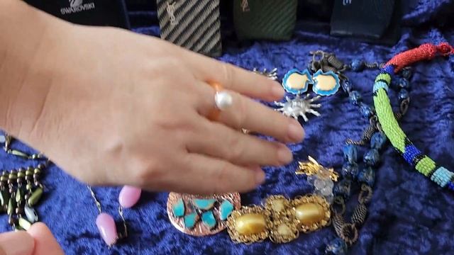 Винтажные броши ,украшения . Лот бижутерии . Находки с барахолки Франции . Бирюза ,бусы ,жемчуг. смотреть онлайн