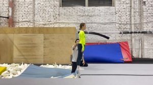 КАК СДЕЛАТЬ САЛЬТО НАЗАД | ТУТОРИАЛ