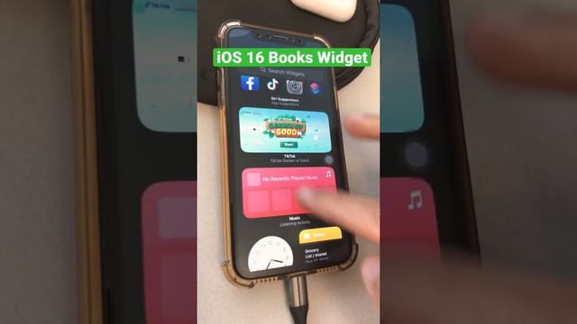 iOS 16 features: new Books widget ❤️