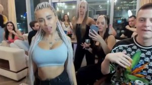 ТАНЕЦ ГРУДИ ?