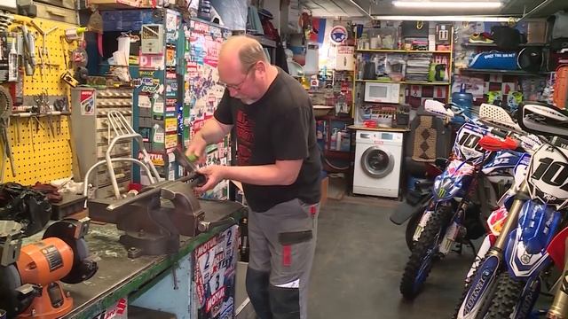 Дмитрий Колтаков совмещает карьеру профессионального спортсмена, с работой начинающего тренера смотреть онлайн