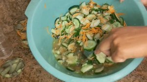 ПОТРЯСАЮЩЕ ВКУСНЫЙ САЛАТ НА ЗИМУ из переросших огурцов