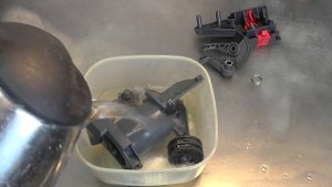 Чистка заварочного устройства кофемашины Delonghi (ECAM, ETAM) с заменой колец.