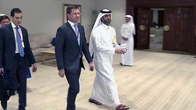 В столице Катара страны-экспортеры нефти пытаются ... ограничении добычи, чтобы стабилизировать цены