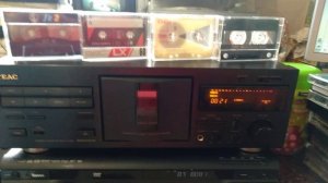 Teac V-1010 проверка на Sabrine Salerno