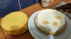 Бисквитный торт с бананами и клубникой. Рецепт.