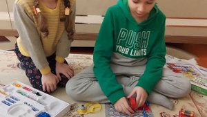 Электронный конструктор ЗНАТОК.201 схема.