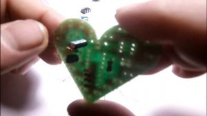 Как собрать электронный kit набор "Мигающее светодиодное сердце"