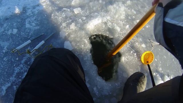 Зимняя рыбалка.Утопил ПЕШНЮ на рыбалке?? смотреть онлайн