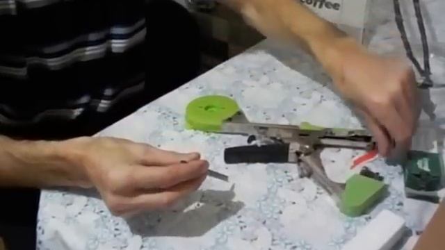 Обзор. Подвязчик винограда, овощей и цветов тапенер Tapetool . смотреть онлайн