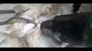 Пайка алюминевой канистры с помощью флюса и щетки