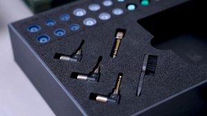 Shanling ME900 - High-End Hybrid Earphones