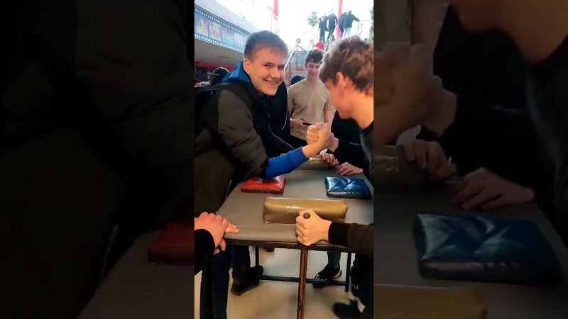 Армрестлинг.Вид борьбы на руках между двумя участниками