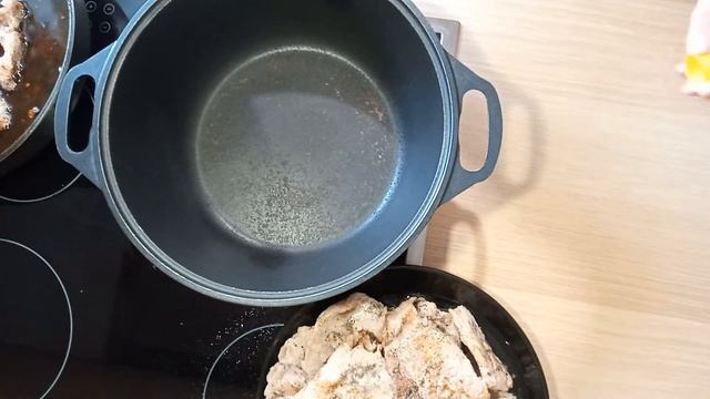 Нежнейшая корейка тает во рту! Тушеная свиная корейка с грибами и луком. Попробуйте - не пожалеете!