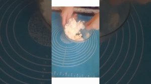 прекрасный пирог с творожно-банановой начинкой?