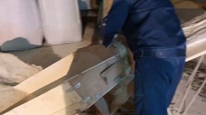 Как насыпать в мешок комбикорм быстро без пыли одному