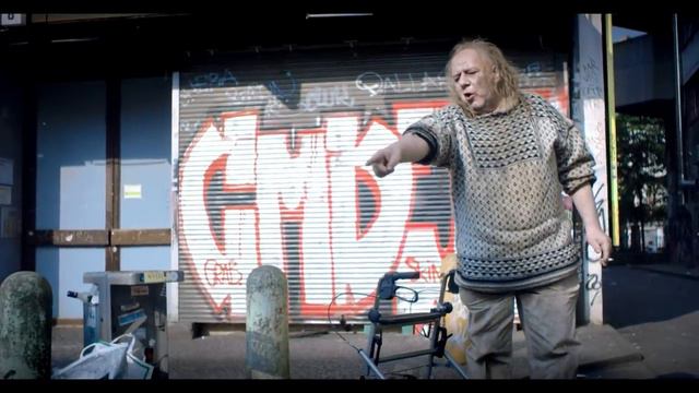 KOLLEKTIV TURMSTRASSE - Sorry I Am Late (Official Video) смотреть онлайн