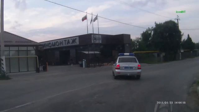 Темрюк 27.07.2013г. Полиция, ДПС, нарушает ПДД (сплошная) номер авто Е6100 смотреть онлайн