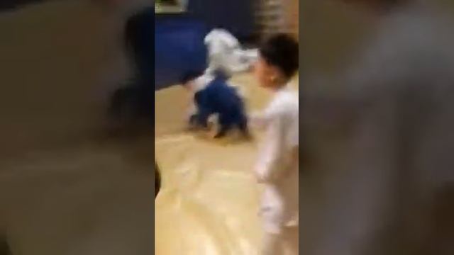 Дзюдоист против дзюдоиста смотреть онлайн