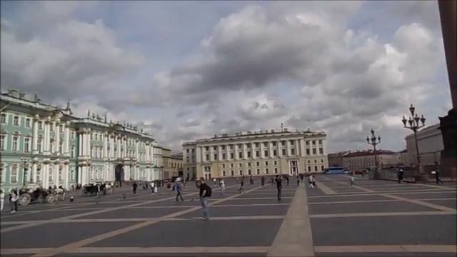 Дворцовая площадь в Санкт Петербурге