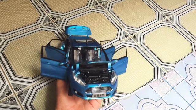 Ford Fiesta HB 2014 1/18 Paudi Dieacst Model смотреть онлайн